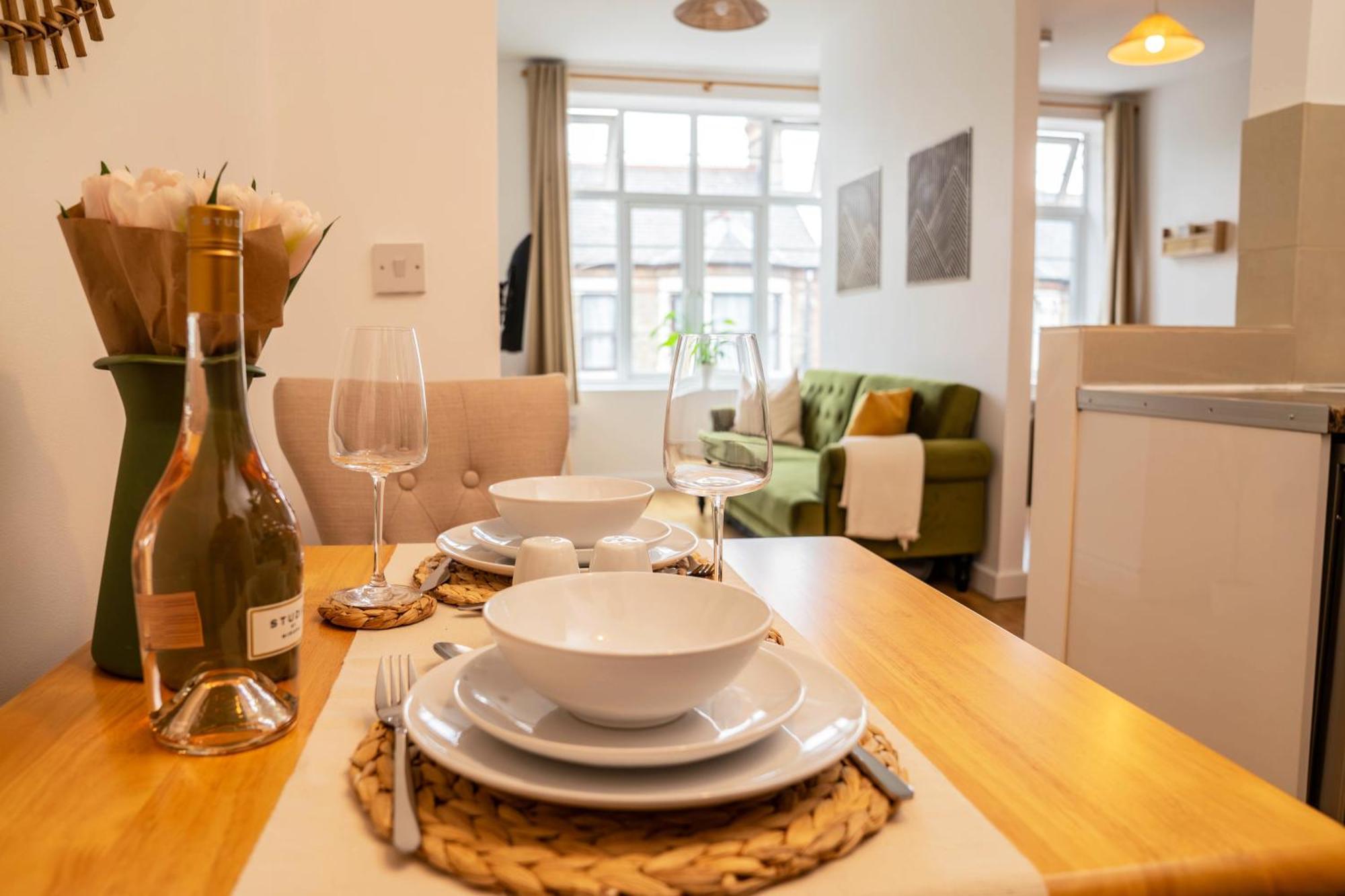 Boho Style - King Bed, Central, Super Fast Wi-Fi Apartment Cambridge  Exterior photo
